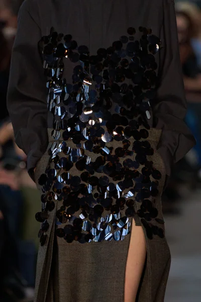 Look 5